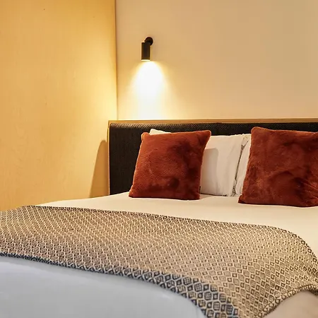 Host & - Sleeper * Brompton (Scarborough)